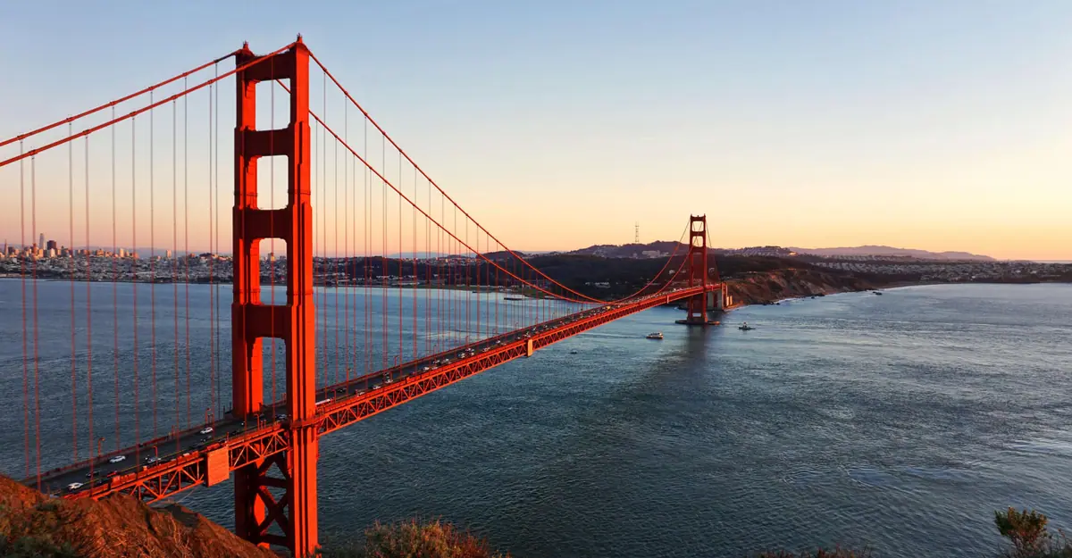 Landscape image of the golden gate bridge